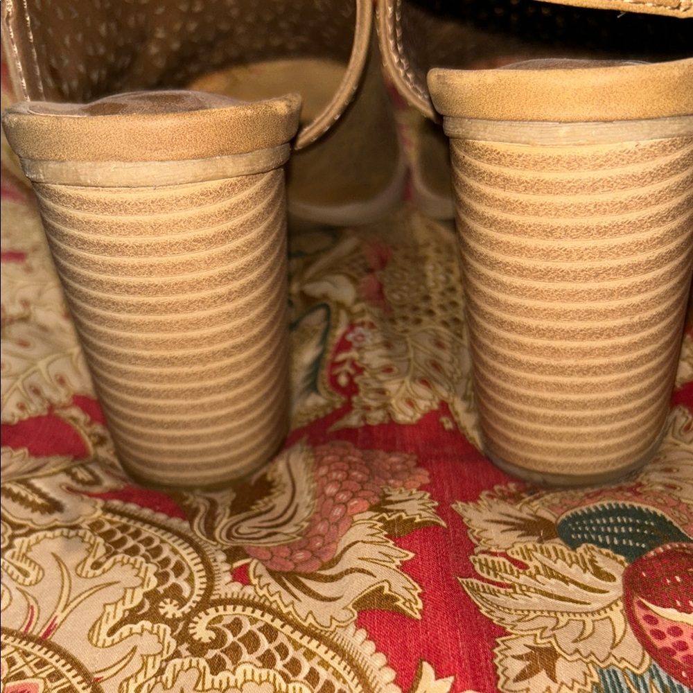 Universal Thread Brown Geometric Sandals - image 3